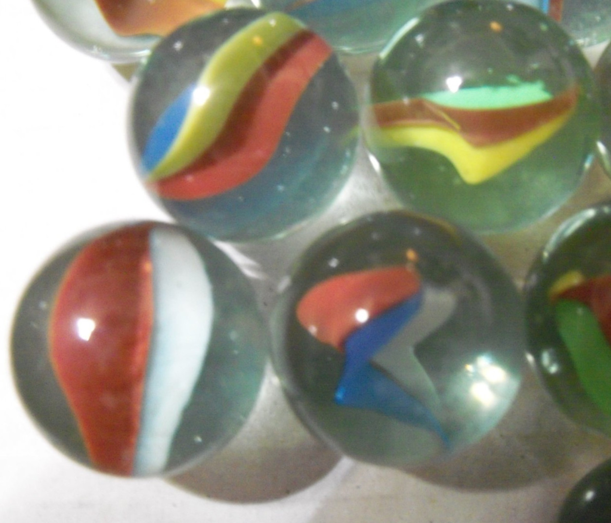 (NEW) Lot of 100 Vintage Colorful (15mm) Marbles And 1 Shooter 7/8″) -Sealed Bag