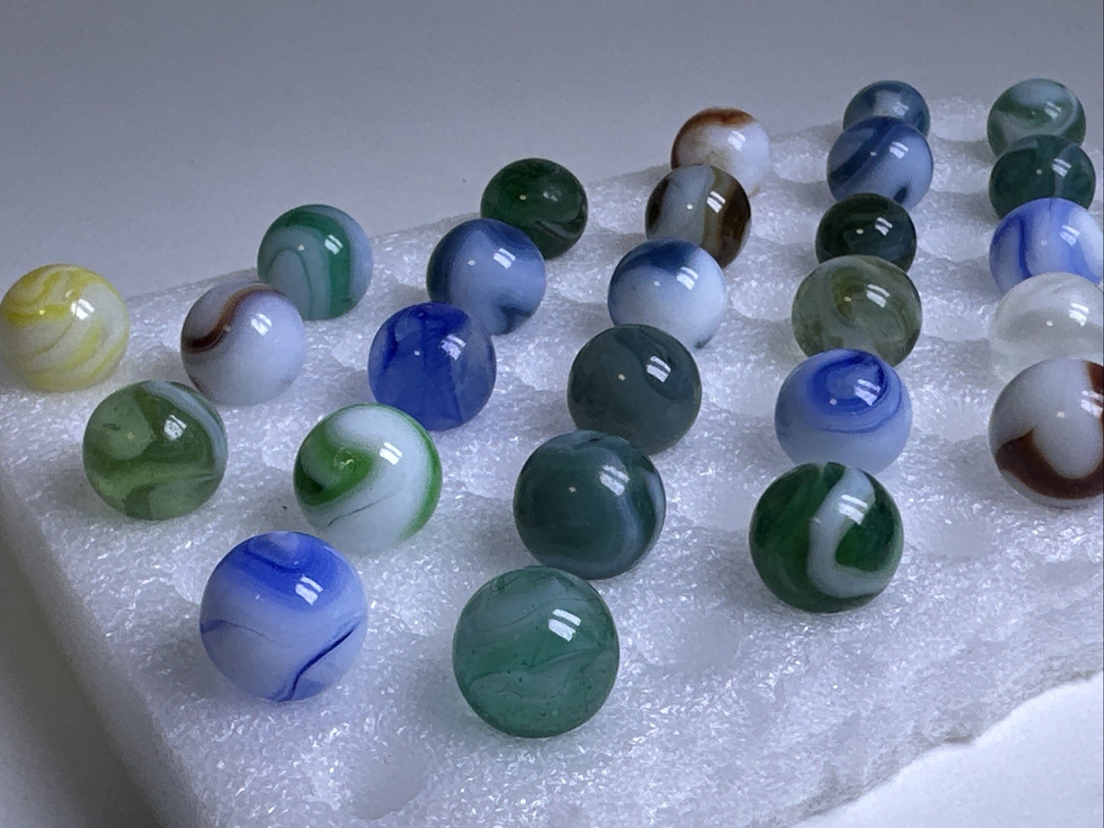 370 Lot Of 30 Vintage Cairo Swirl Marbles!