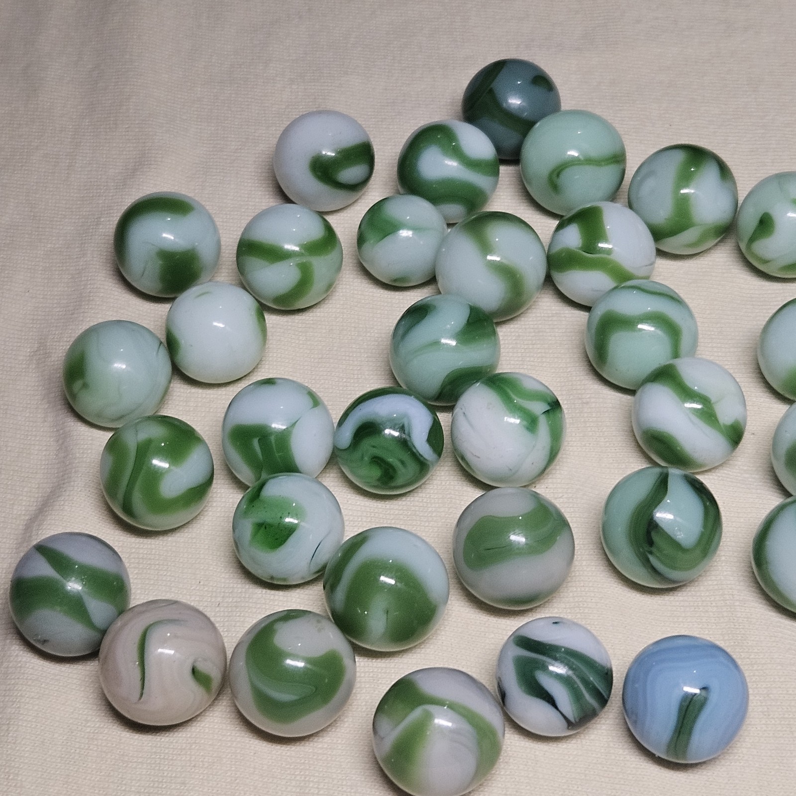 GREEN WEST VIRGINIA SWIRLS (25) Alley, Ravenswood, CAC, Heaton – Vintage Lot
