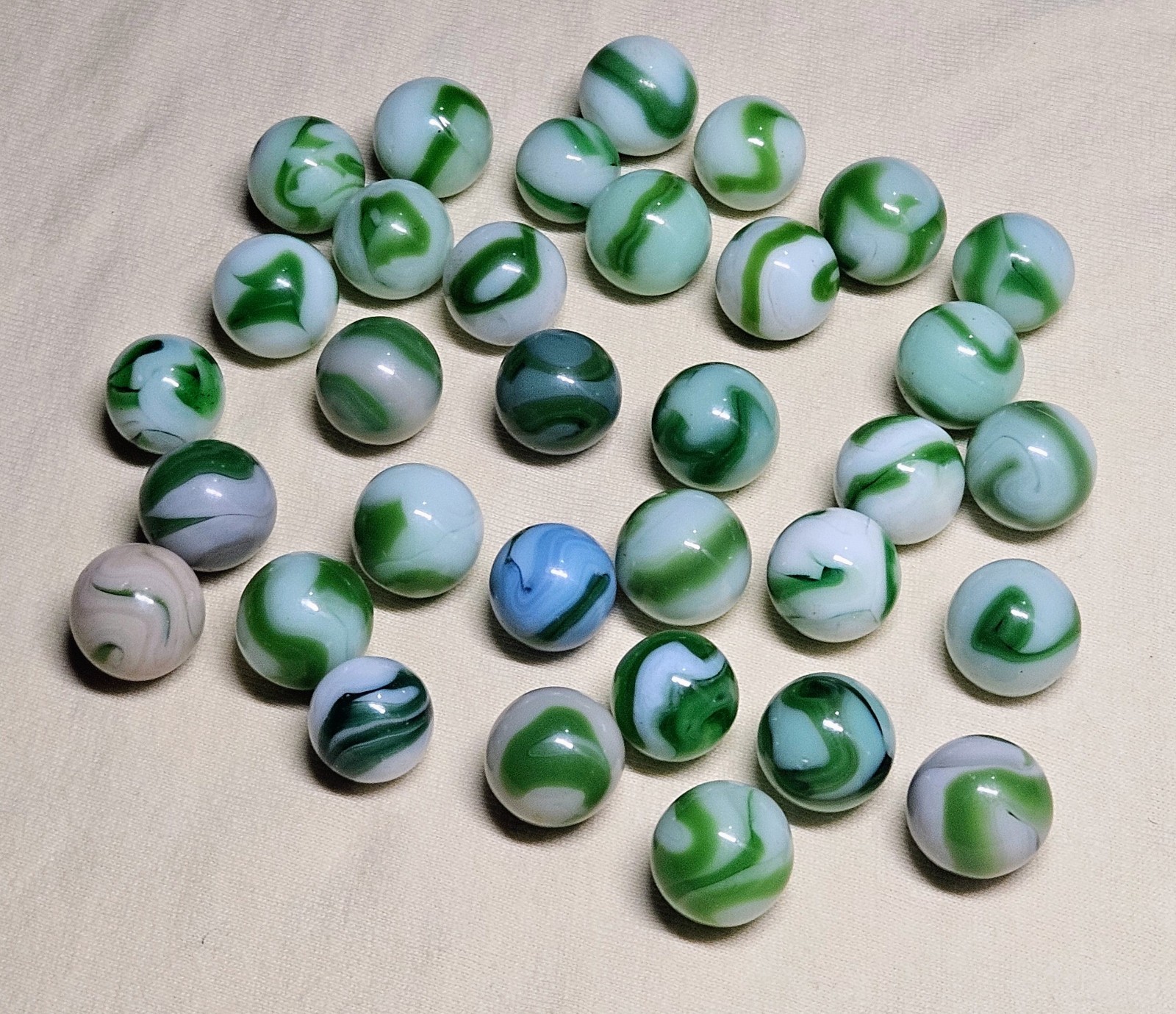 GREEN WEST VIRGINIA SWIRLS (25) Alley, Ravenswood, CAC, Heaton – Vintage Lot