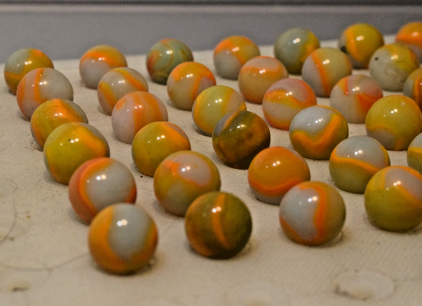 VITRO AGATE TIGER EYE MARBLES PELTIER RAINBO MUDDIES 49PC MIX LOT YELLOW ORANGE