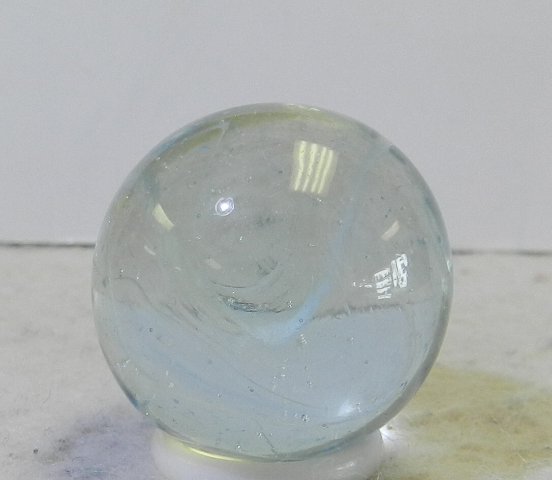 #16377m Faint But Cool Vitro Agate Horseshoe Cat’s Eye Shooter Marble .90 In