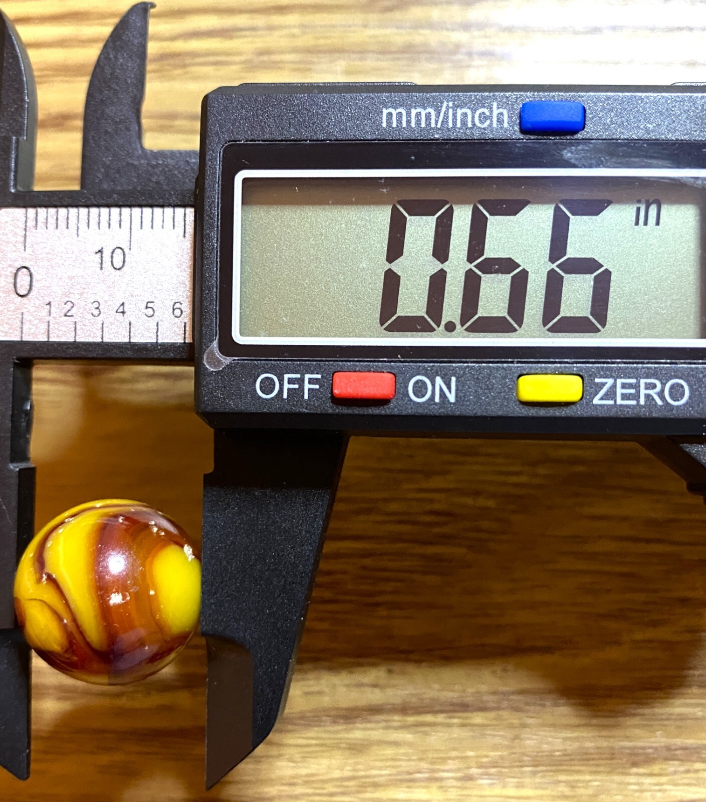RARE ALLEY AGATE URANIUM ORANGE GLOW OXBLOOD FLEE BITES UV SHOOTER .66″ M643