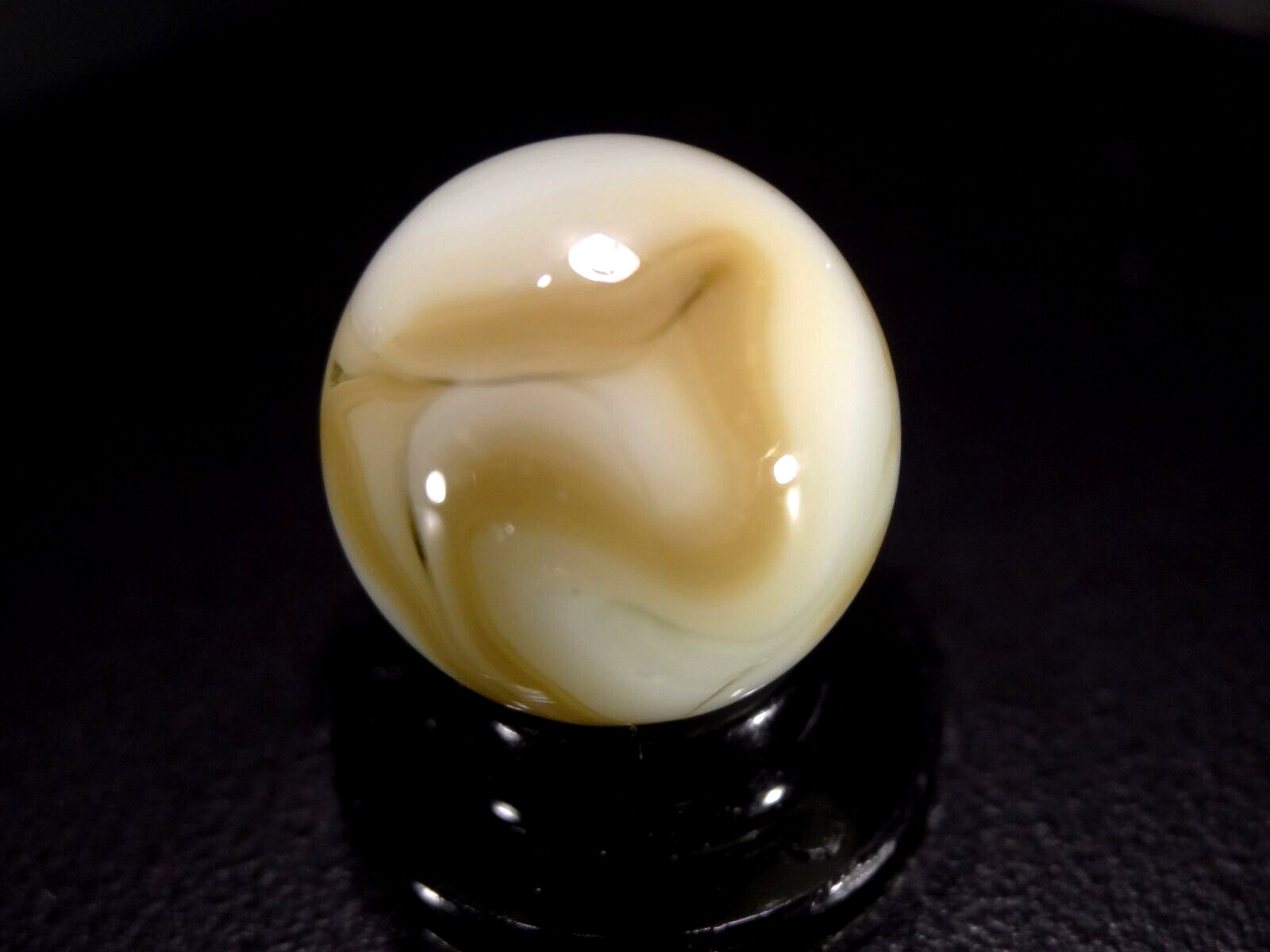 ALLEY AGATE * BUCKSKIN * w/ OPAL GLASS Great Colors & Pattern WET MINT !