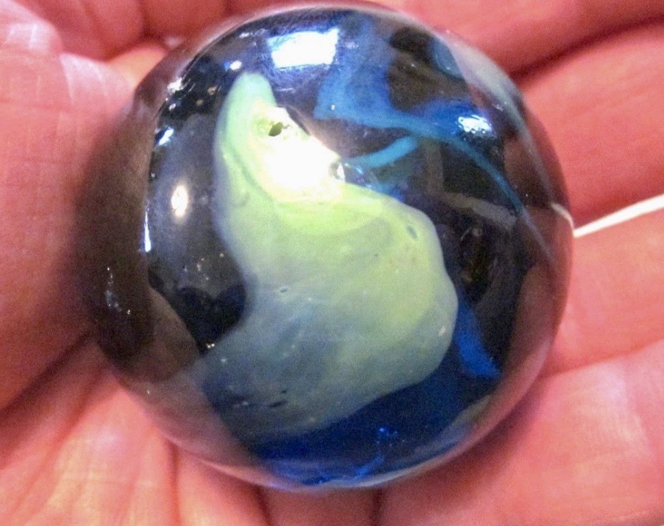TOE BREAKER 50mm (2″) SEA TURTLE clear Blue/Green Marbles glass ball HUGE Swirl