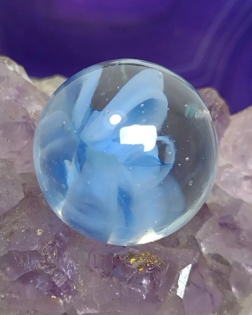 Vibrant Blue Ribbons 🌊 CLEAR BASE Vitro ? American Made Vintage Marbles .64″ NM