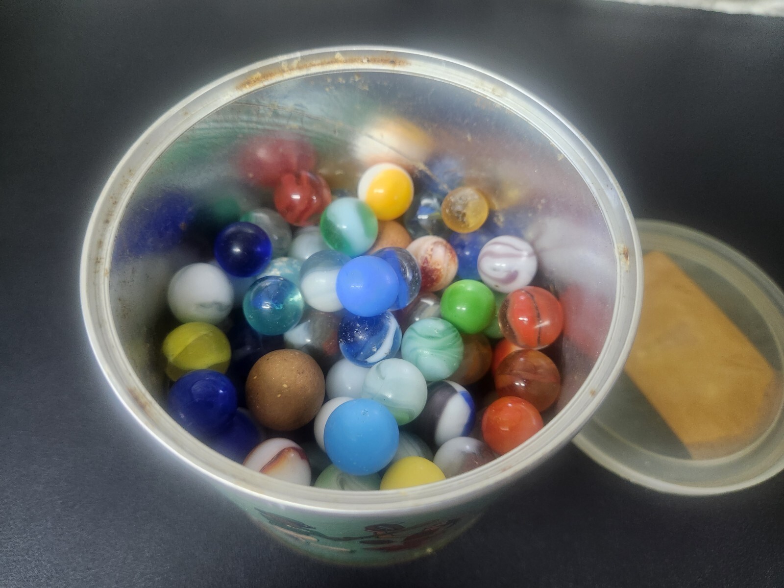 Lot of 130 vintage marbles in vintage Cherrydale Farms peanut Crunch 1950s Can.