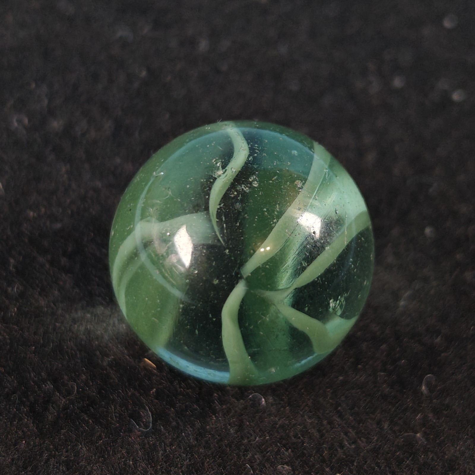 Vintage Marble – 7/8 Shooter Vitro Caged Cat Eye 6 Fingers Vanes