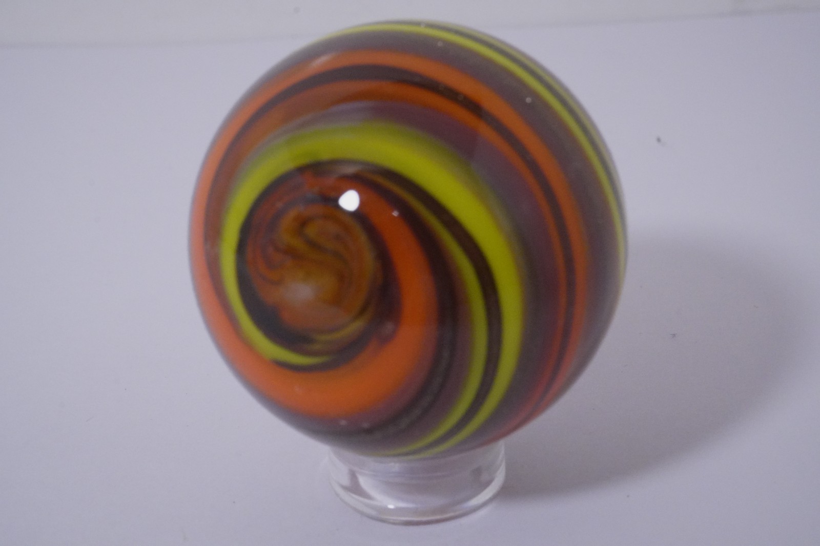 A Sharp & Dazzling New Handmade Corkscrew Art Glass Marble – 38 MM = 1-1/2″ Dia.