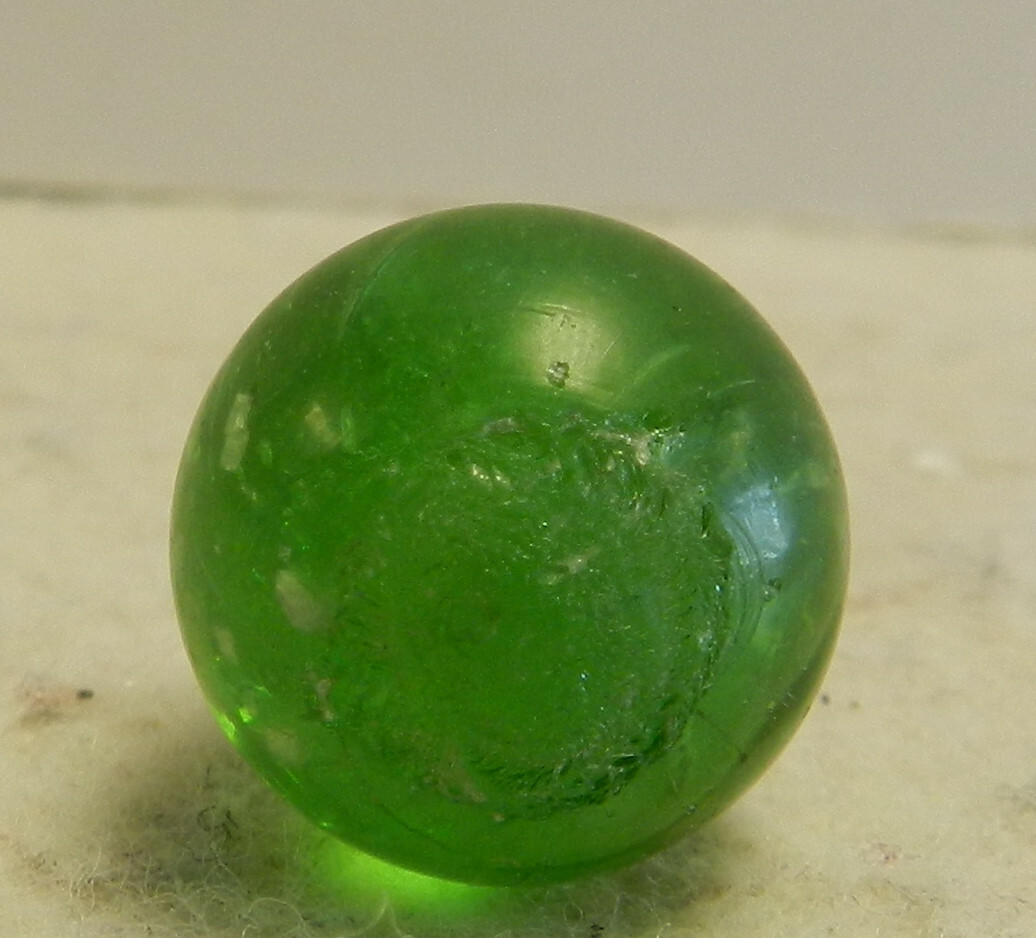 #12913m Vintage German Handmade Green Glass Mica Marble NM+ .59 Inches