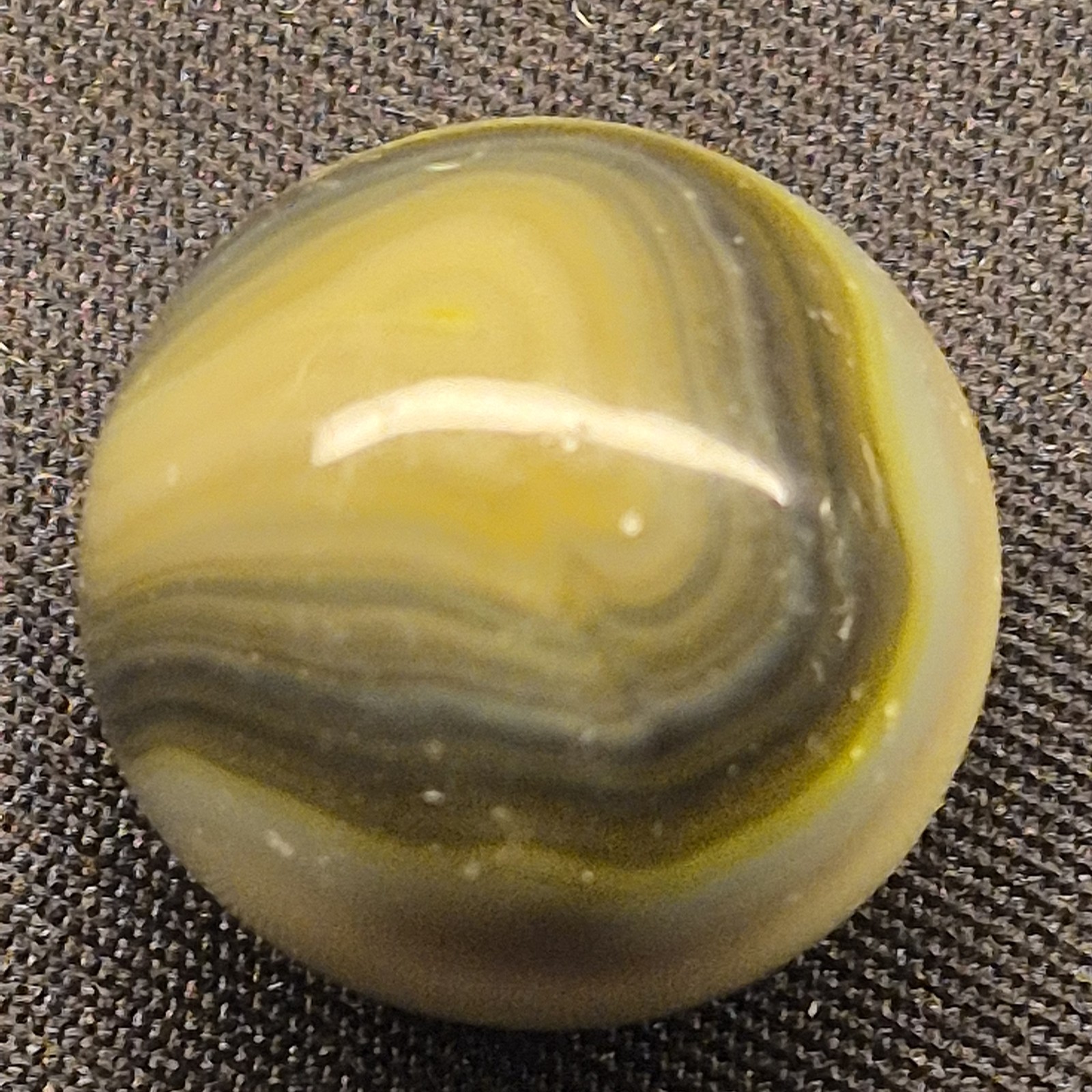 Vintage UV Akro Agate Marble .62″ Cream Dark Gray Vaseline Glass Glows Bright