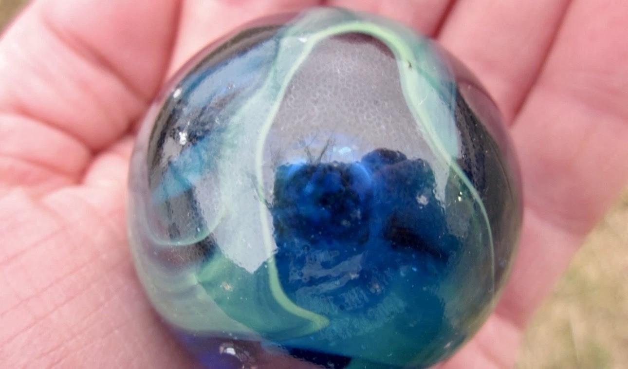 TOE BREAKER 50mm (2″) SEA TURTLE clear Blue/Green Marbles glass ball HUGE Swirl