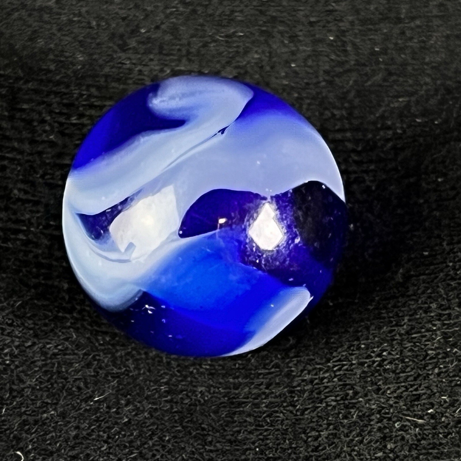 Vintage Akro Agate Peltier Art Swirl Glass Marble .61” Dark Blue & White
