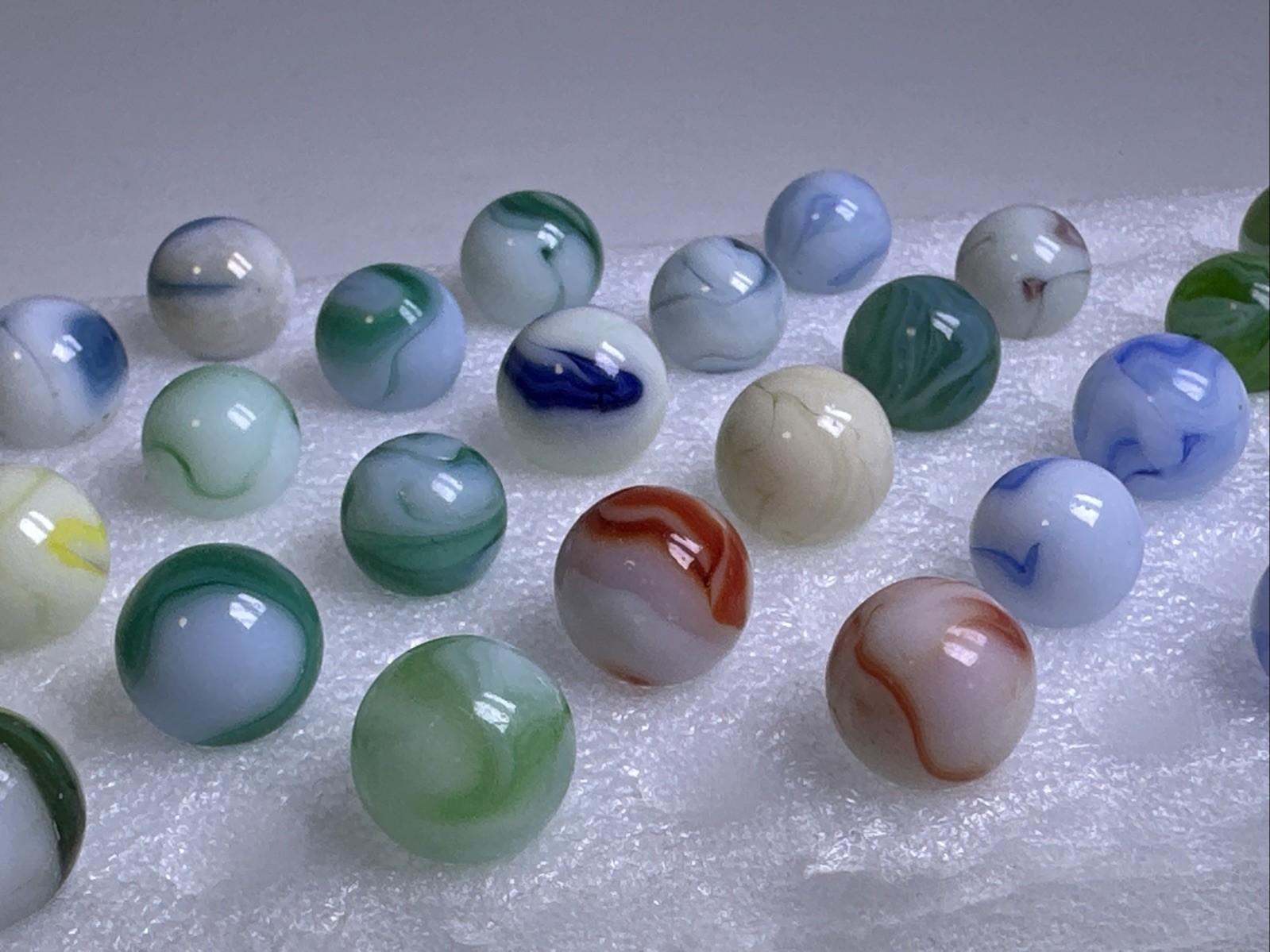 366 Lot Of 29 Vintage Cairo Swirl Marbles!