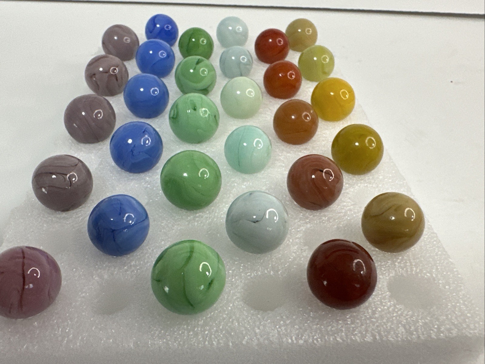 027 Lot Of 30 Champion Swirl Marbles! Beautiful Spread