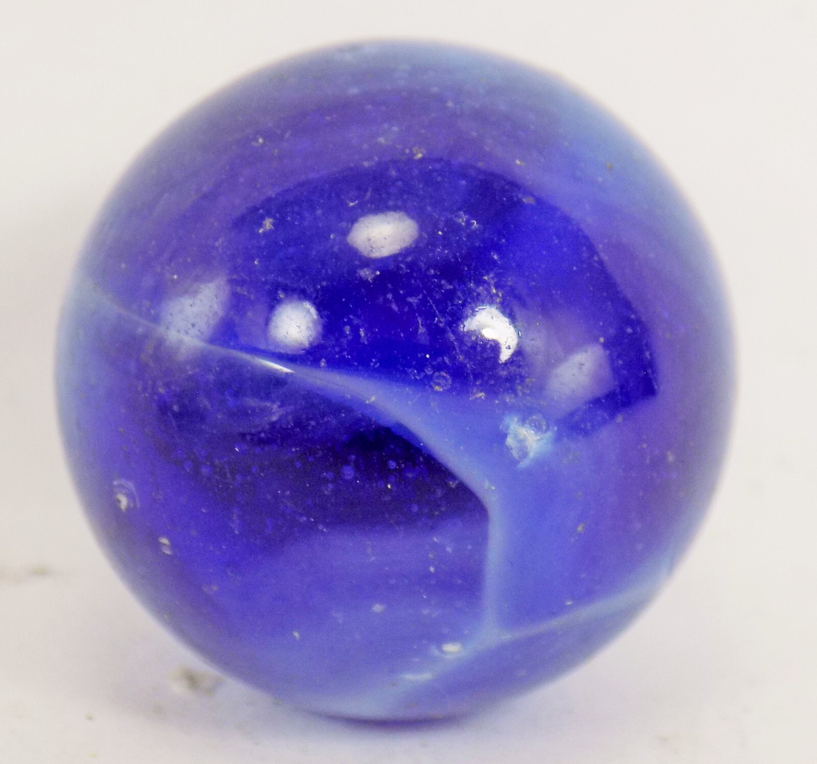 Vintage / 1960’S / GLASS / BLUE MEDIUM MARBLE / COLLECTIBLE / TOYS / HOBBIES