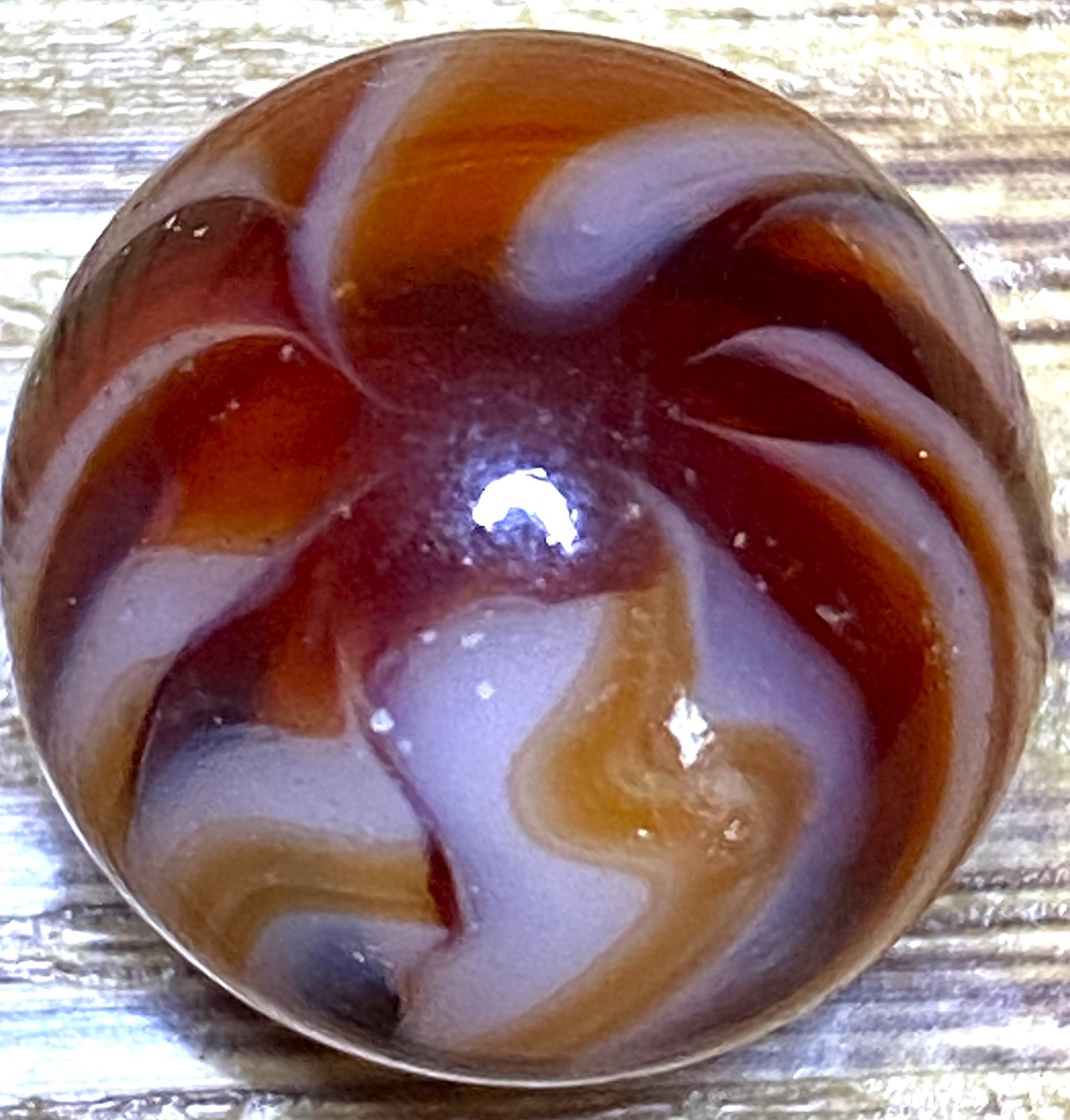 UNUSUAL FLAME PATTERN AKRO AGATE / CHAMPION .61″ 8B/68