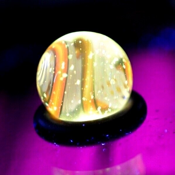 BRYAN TRILLAS GLASS MARBLE/.518″-RARE YELLOW BLACKLIGHT CLOWNFISH-YELLOW,ORANGE+