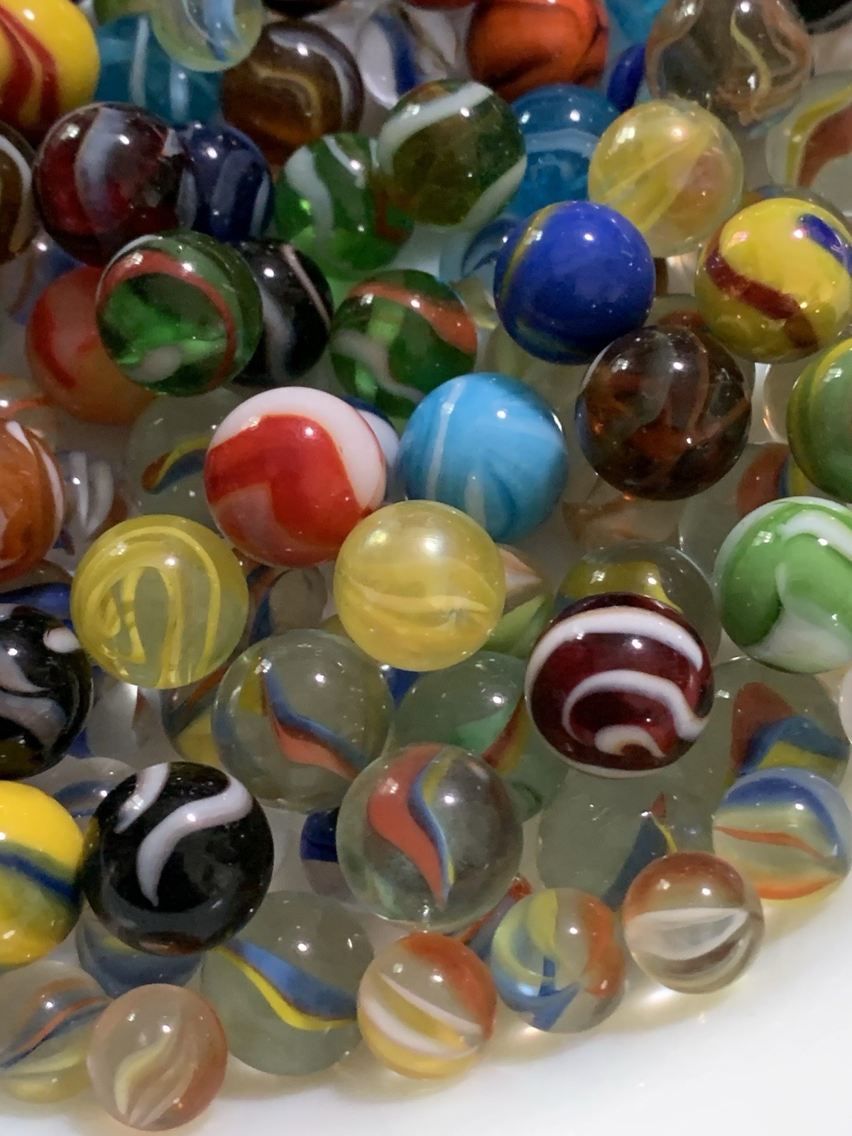 130 Assorted Marbles Mixed Lot Cats Eyes/ Peewees/Bloodies Etc,