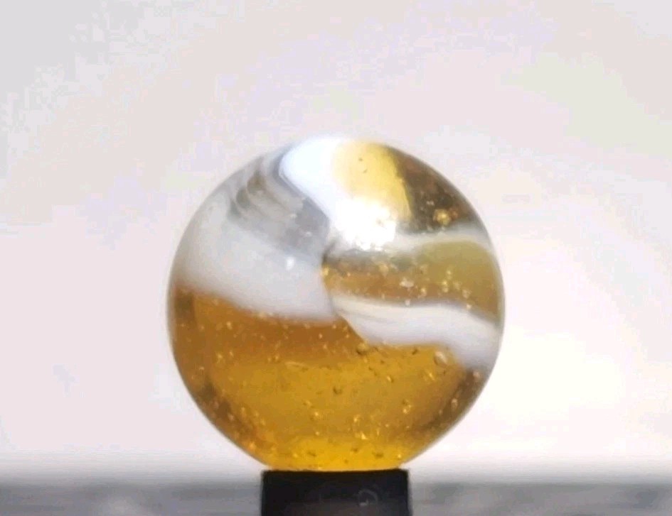 PELTIER GLASS CO. ‘Honey Rainbo’ .60″ Vintage Marble