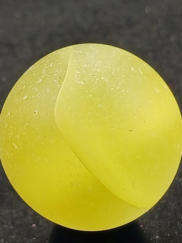 Vitro Agate Frosted .86″ 4 Leaf Cat Yellow Shooter N Mint Serious Marble A265