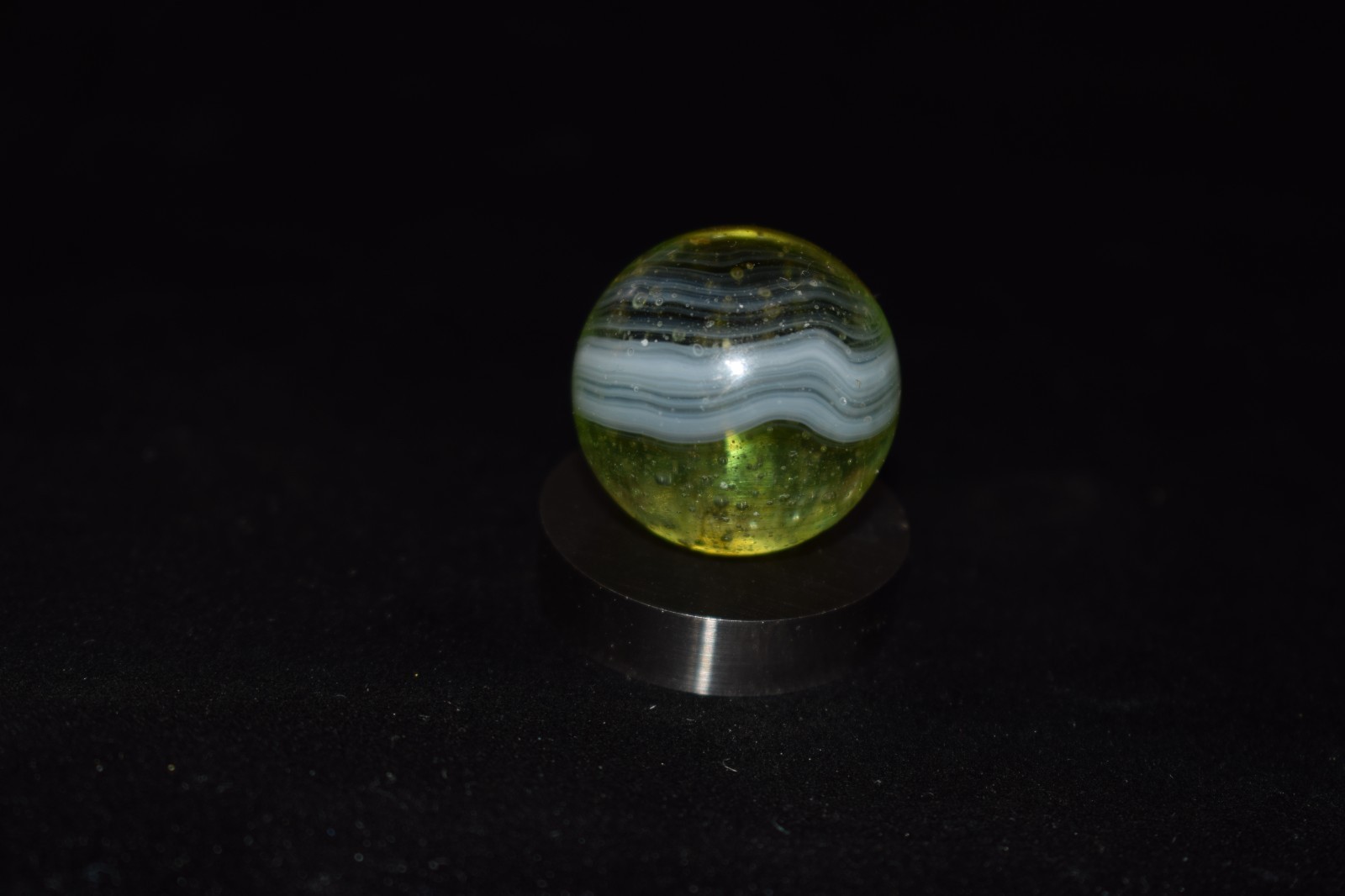 Vintage NRL Peltier Rainbo 👽 7up green base glass translucent marble .856 MINT