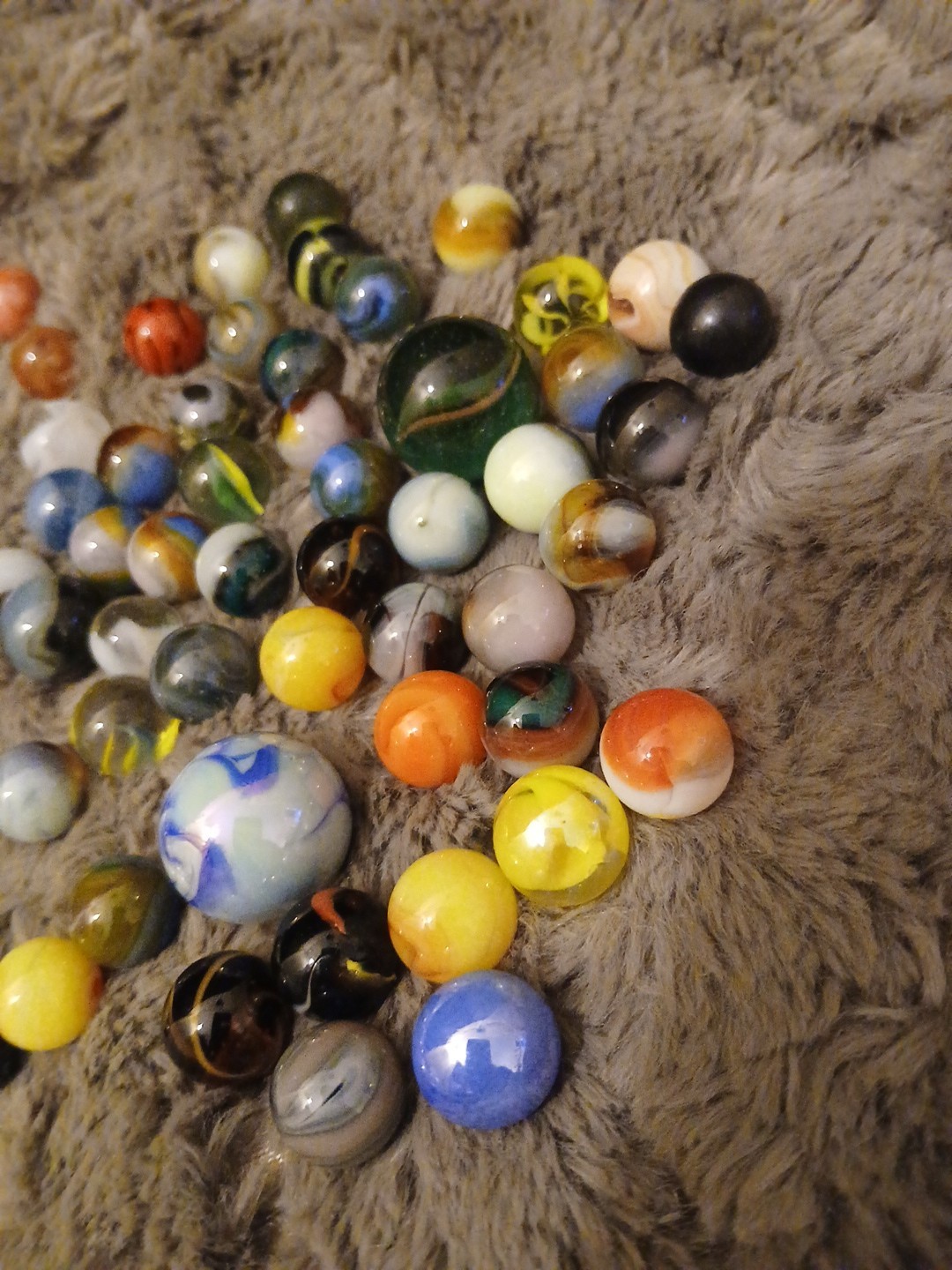 Mixed Marbles Lot of 100+ Various Sizes Colors Good Condition