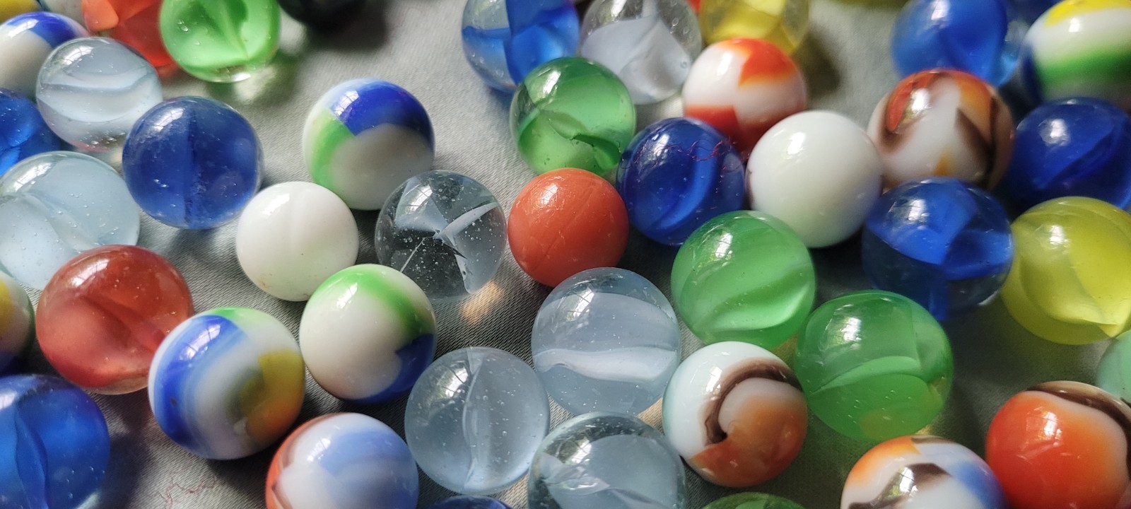 Huge Lot of 250+ Vintage Rare Marbles Mix Many Flourescent (Video)