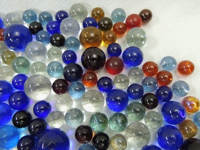 203 Vintage Clear Cobalt & Mixed Color Marbles Good Condition 0.555 to 0.980″