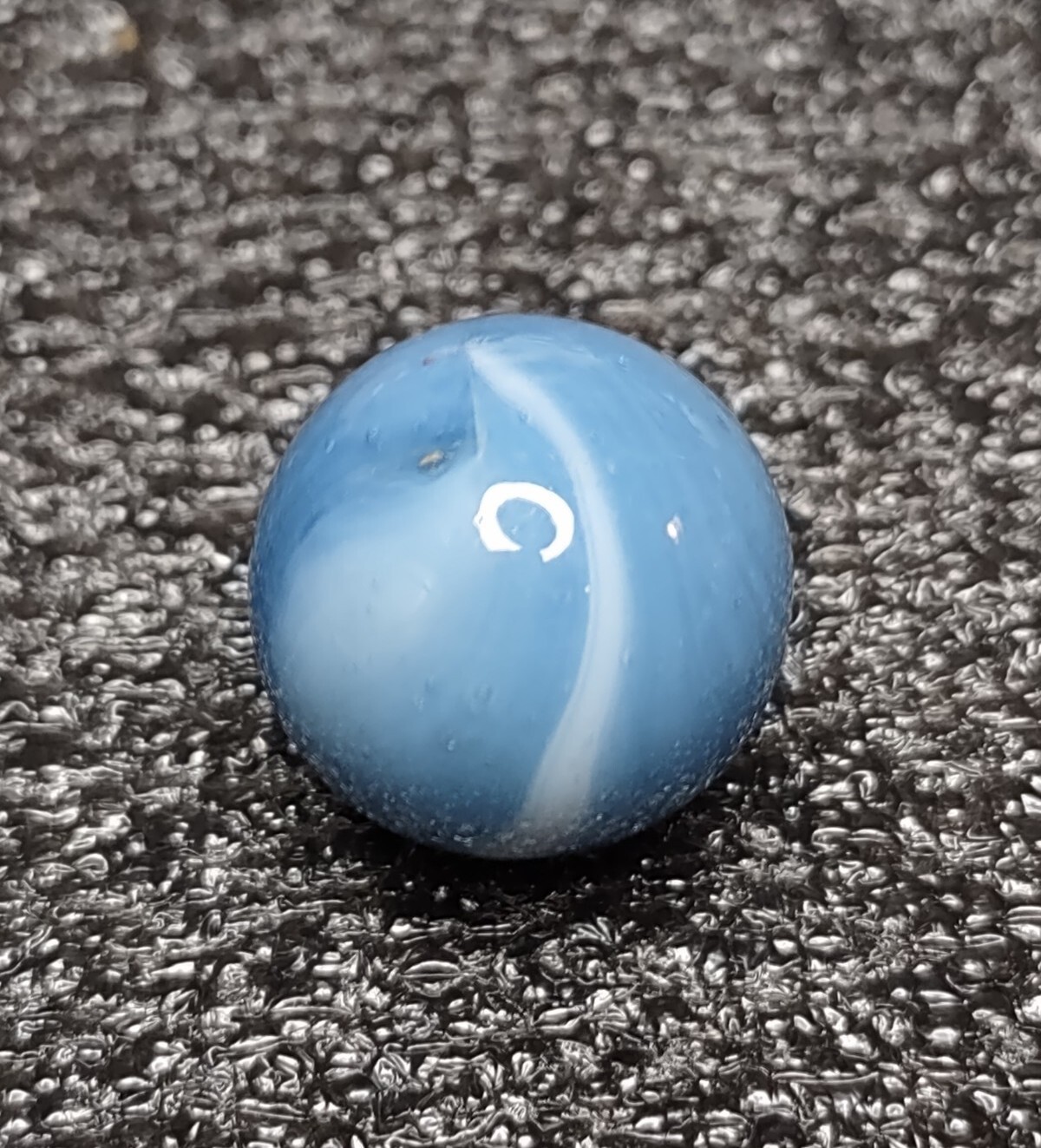 NM+ Opal – Unique Blue &🔥 White – Peltier Glass – Rainbo Vintage MARBLES .61″