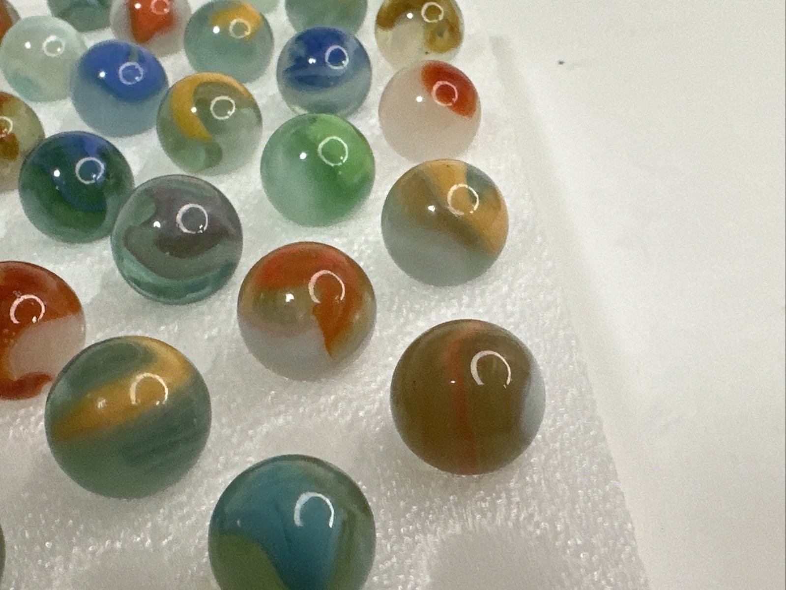 010 Lot Of 30 Vitro Agate Phantom Conqueror/Conqueror Vintage Marbles