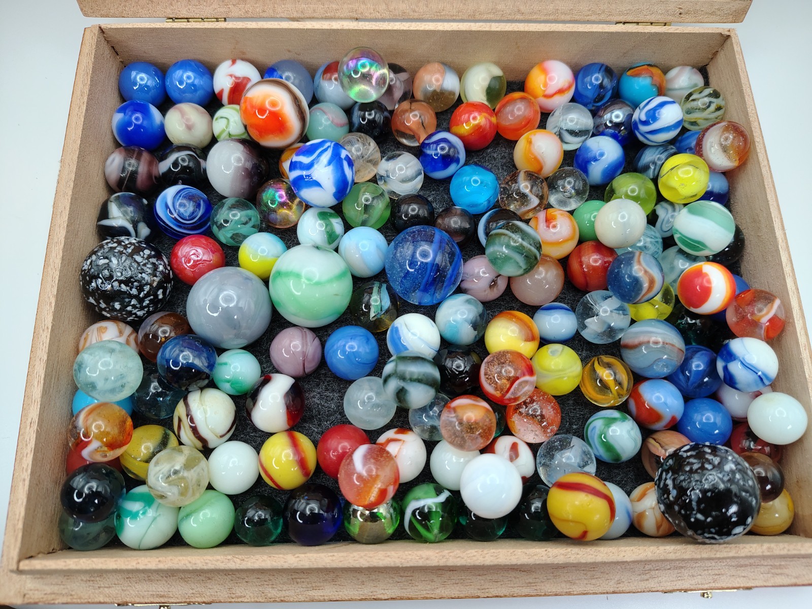 Cigar Box Full of Vintage Mixed Marbles, some UV NM-