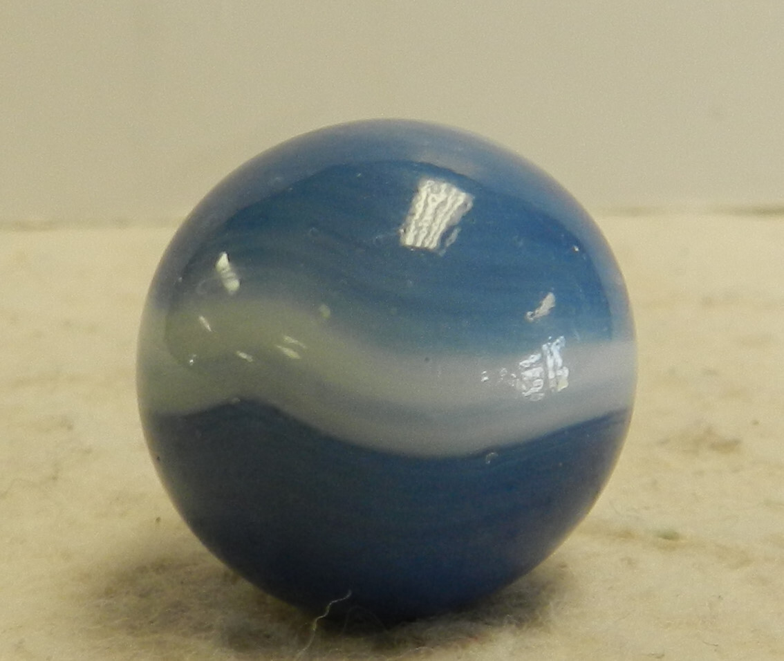 #15677m Vintage Peltier Glass Shooter Marble .88 Inches *Mint*