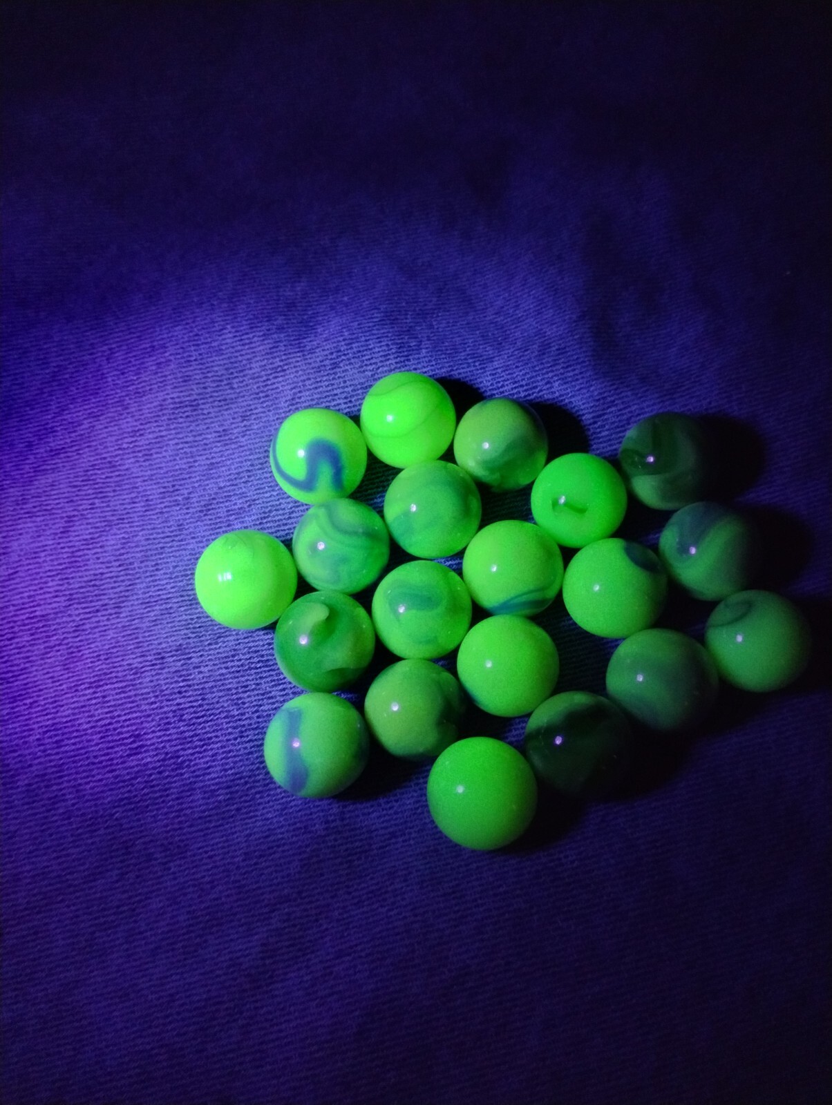 Jabo 20 Florescent Burmese Ultraviolet UV Reactive Fenton Uranium Glass Marbles
