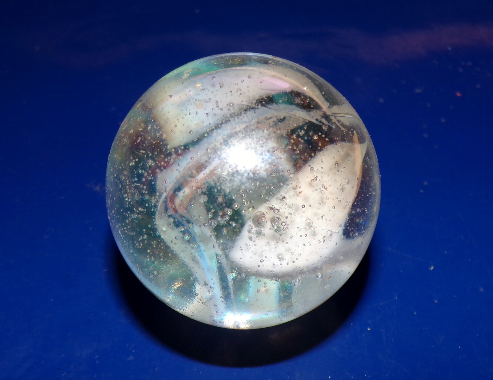 Vintage 1.62″ Wispy White in Clear Glass Marble w/Many Tiny Bubbles