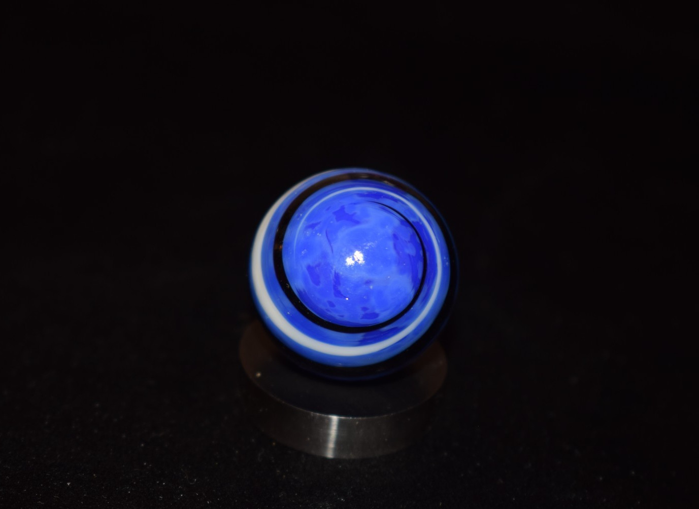 Handblown Glass Akro 🔵⚪⚫ Spiral Toy Marble Shooter Size Approx 1.00″=25mm Mint