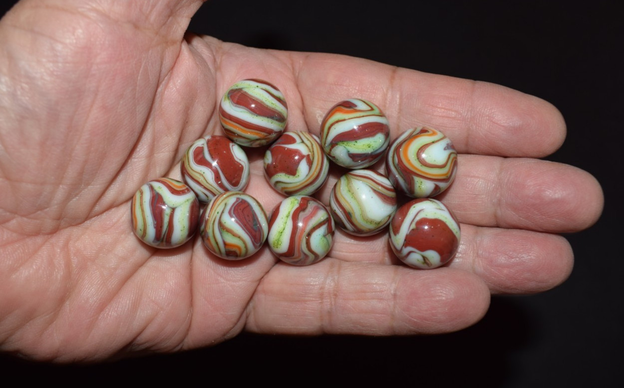 🧐👉Beautiful lot of 10 DAS Carnival run OXBLOOD SWIRLS size .703″=17mm MINT👈🧐