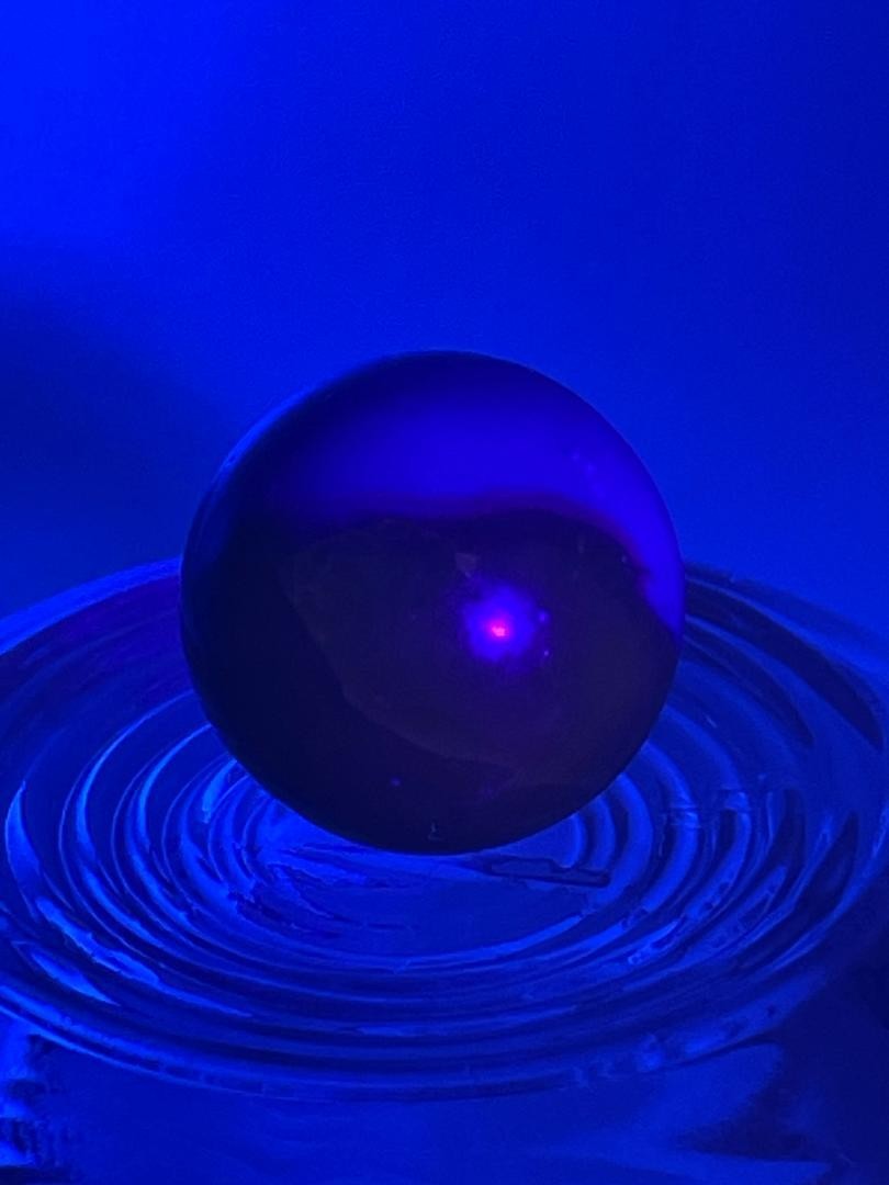Rare UV Cadmium Glow – Vivid Orange & Blue Spiral Glass Marble – 5/8″