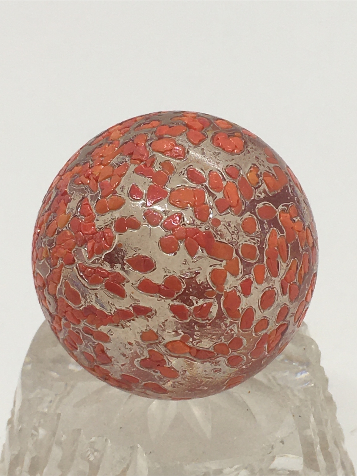 VINTAGE LARGE ART GLASS SHOOTER MARBLE CLEAR GLASS RED SPECKLES 4.25″ AROUND