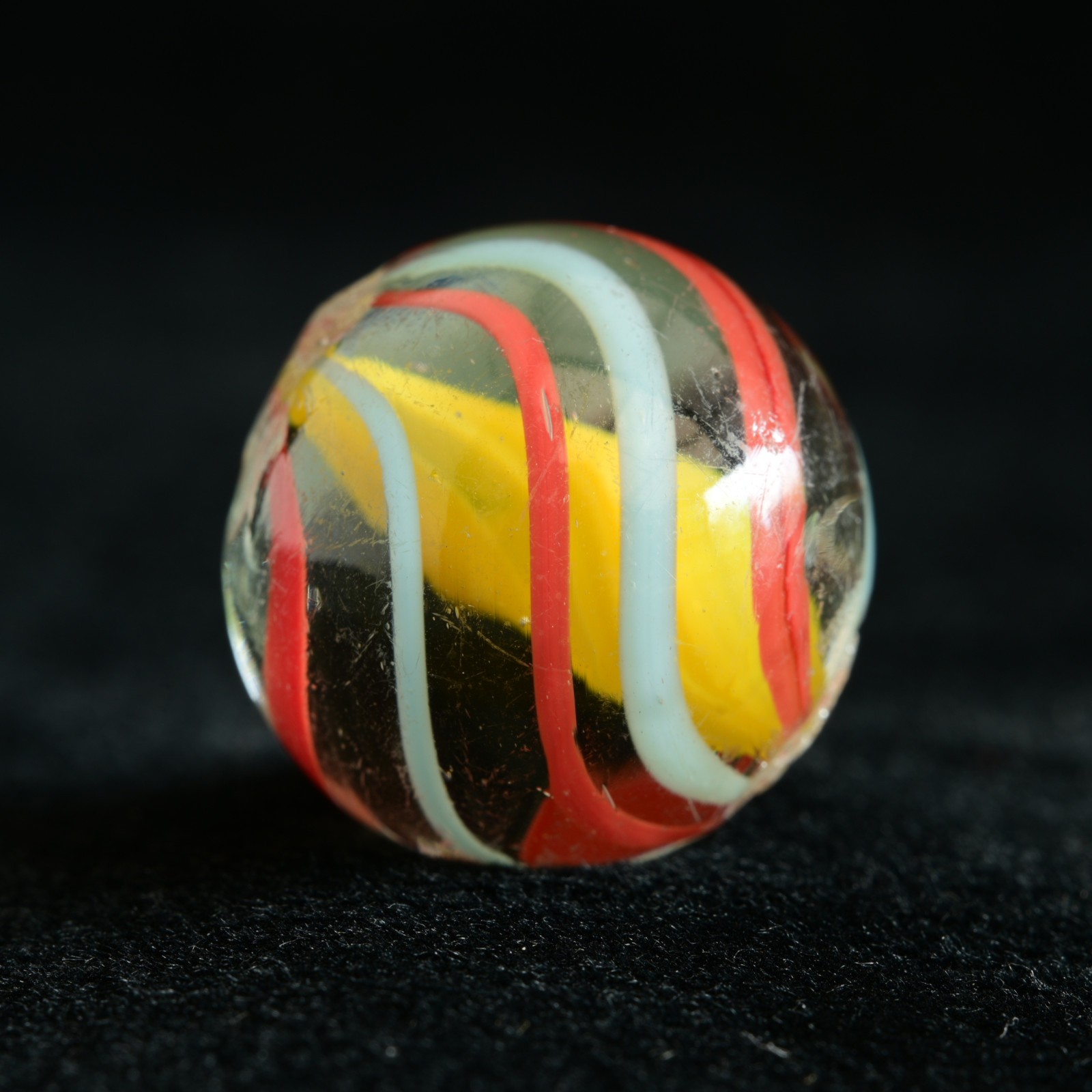 Solid Core German Handmade Antique Marble Zingy Lemon Contrast 17.4mm 21/32”