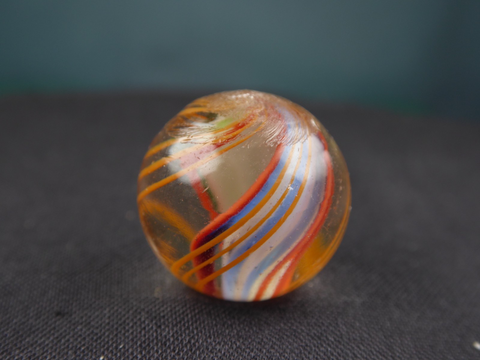 Antique Marbles – Divided/Double Ribbon Core, 3 Layer, 17.1mm or 0.67″, NM-/NM