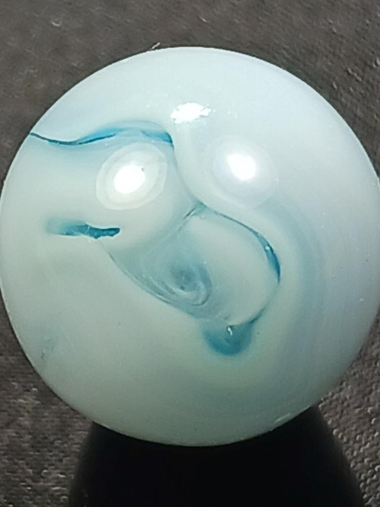 Akro Alley .58″ Celestial Blue Pearl White Swirl Near Mint Serious Marble A350