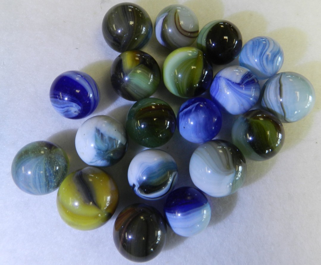 #20874m Vintage Group or bulk Lot of 18 Master Marble Marbles .66 to .77 Inches