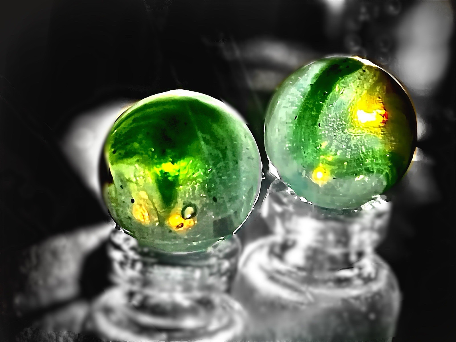 Vintage Peltier NLR Colorado Marble Green Red Swirl Clear Base 5/8” (pair)