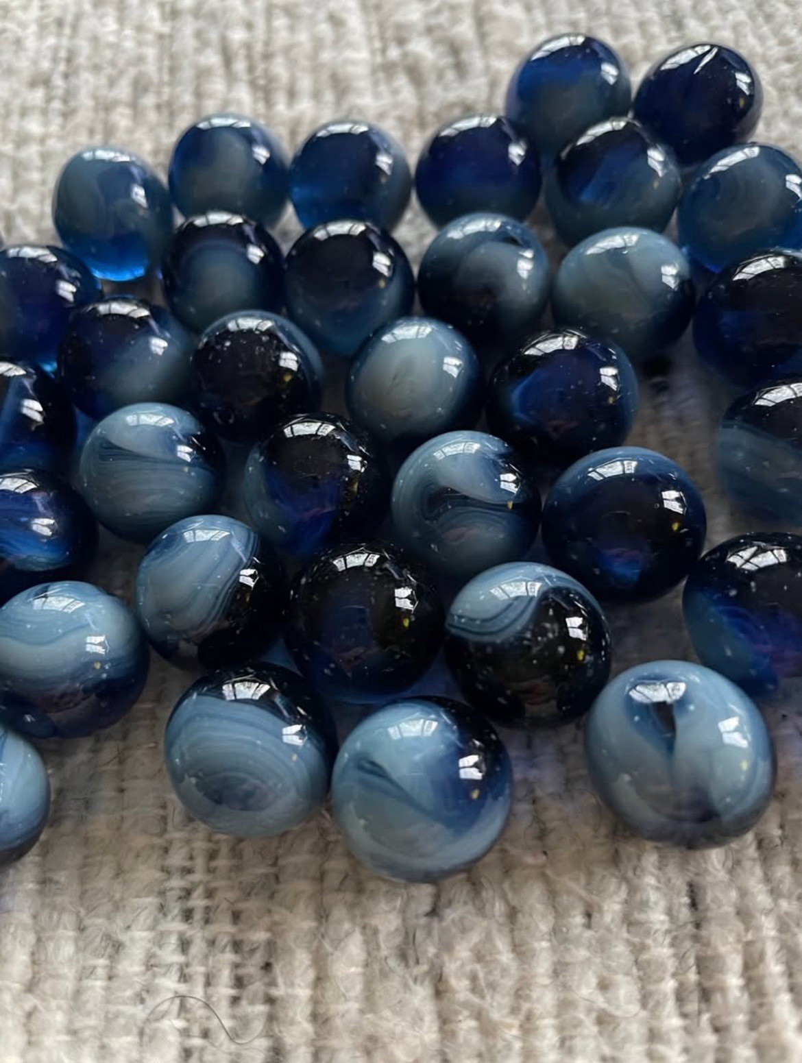 12 Jabo Uranium UV 395 & 365 reactive Blue/White Swirl Glass Marbles Soft Glow