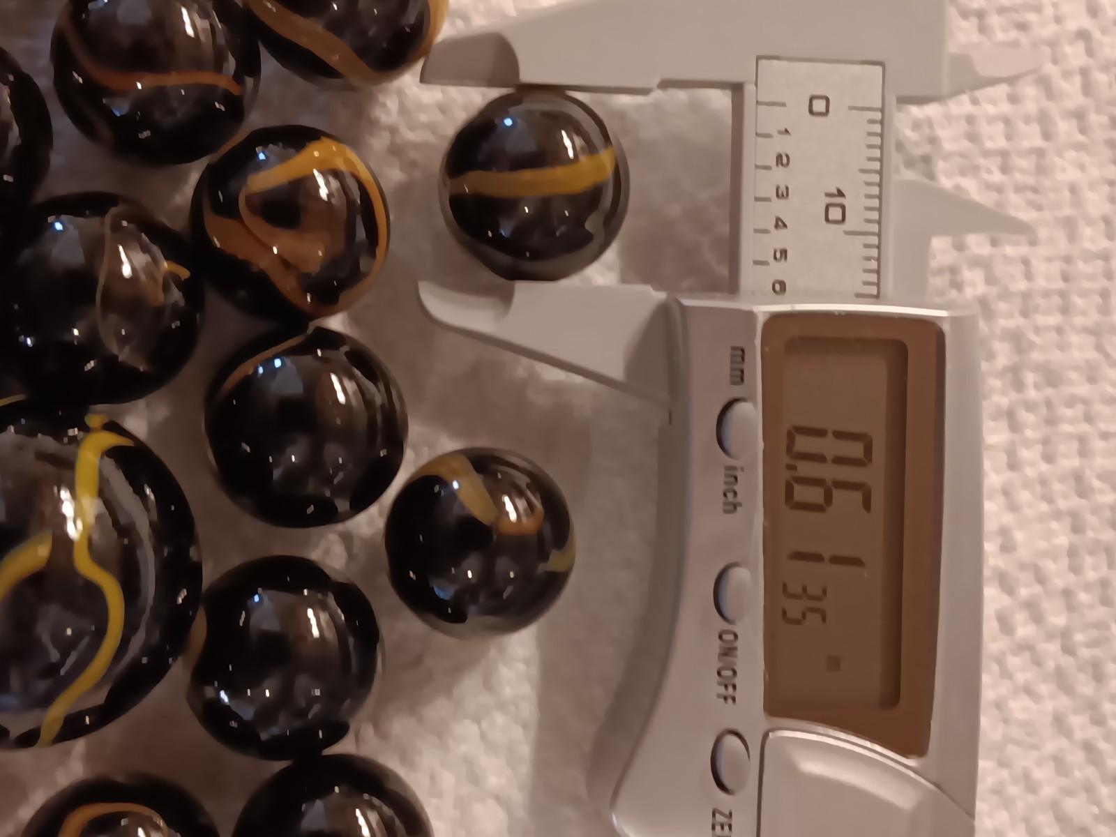 Poison Dart Black Yellow Machine Made Toy Marbles Set, 0.61-0.98 Inch, Ages 8+
