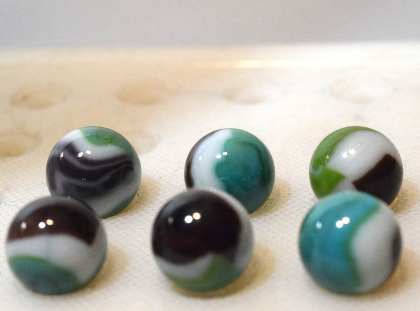 VITRO AGATE MARBLES WHITIES 6PC LOT BROWN AQUA OPAQUE WHITE STRIPE BANDED PATCH