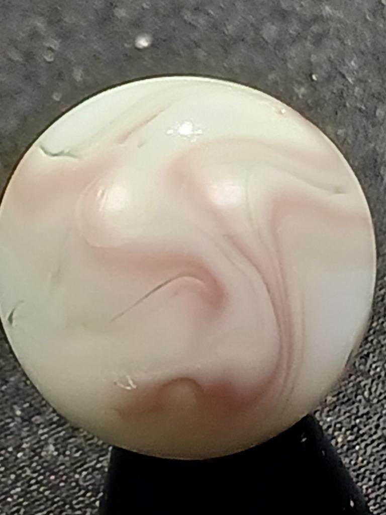 Alley Agate Heaton .57″ Thistle + Pearl White on Clear Swirl Serious Marble A404