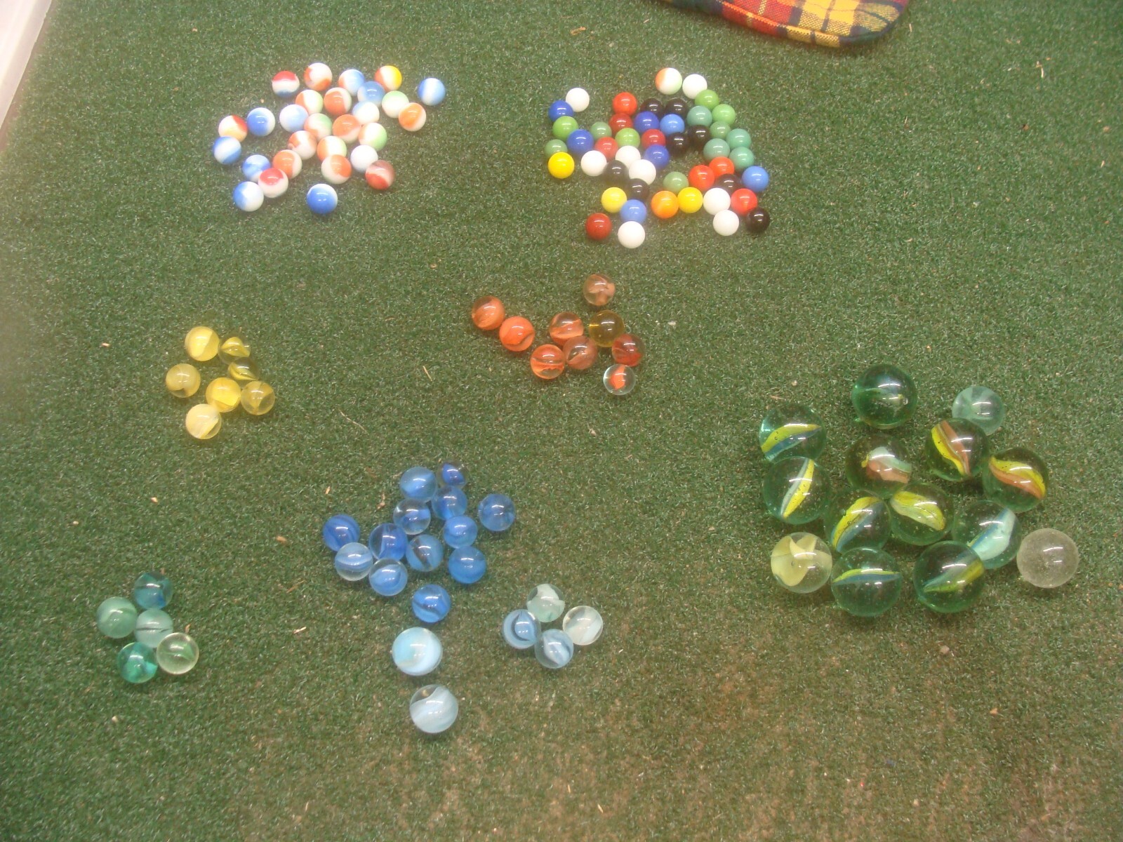 Vintage Lot of 130 Marbles antique glass swirl with plaid bag