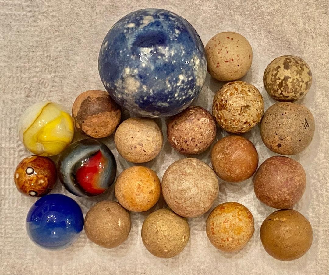 ANTIQUE CLAY MARBLES-LOT OF 20-THESE EXACT MARBLES-1/2″ AVG. SIZE- READ!!